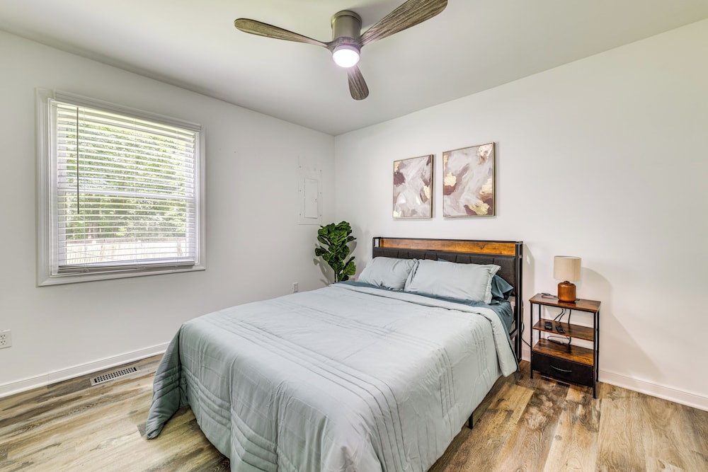 Game Room + Yard: Updated House in Chester!