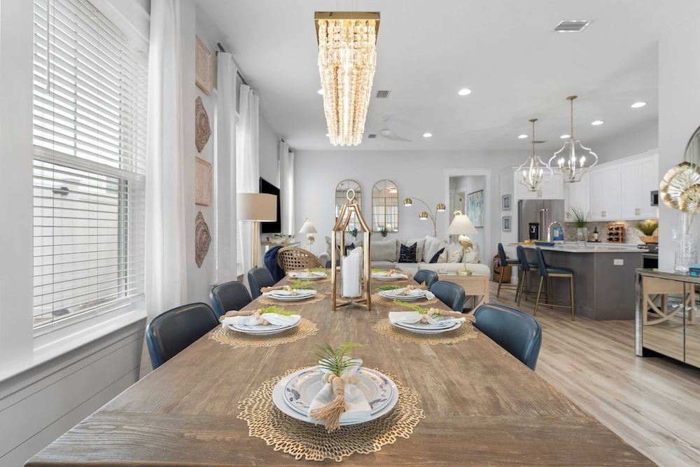 Pool, Patio & Outdoor Dining + Walk to Shore, Pier Park Sanctuary on Sands