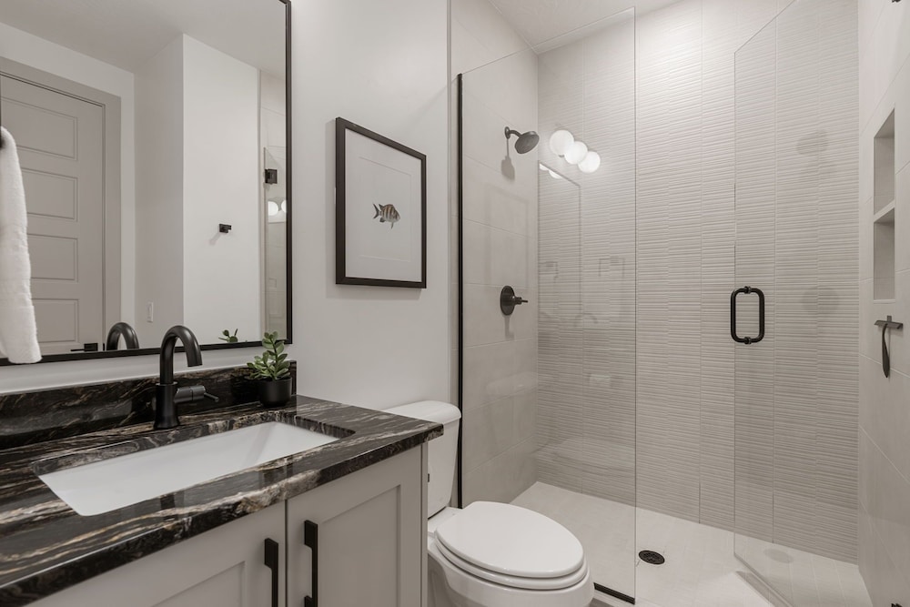 The Fish Bowl 6 Bedroom Townhouse