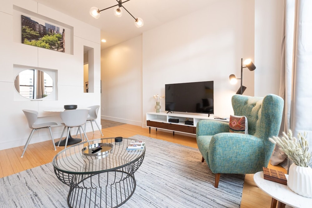 Cypress Court II by Rove Travel 1BR Harlem Apt