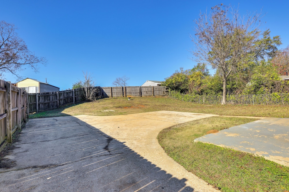 14 Mi to Montgomery: Updated Home Near Maxwell AFB