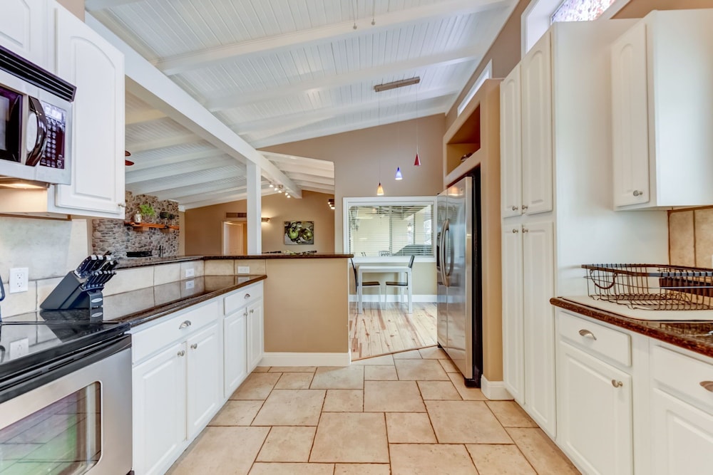 Hillview Estate