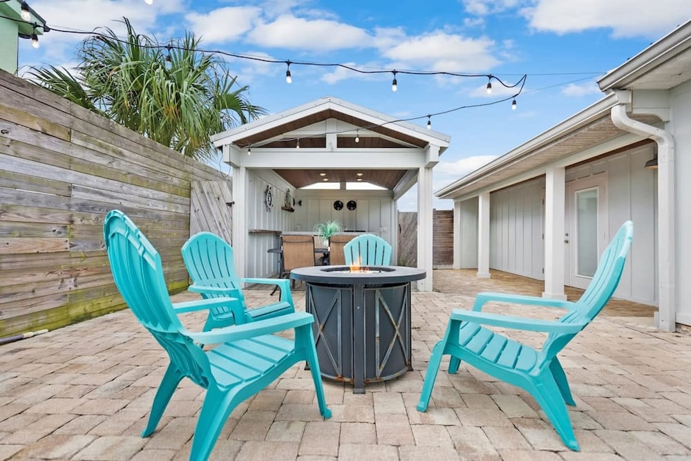 100 Steps to Beach Pool Hot Tub Playground BBQ
