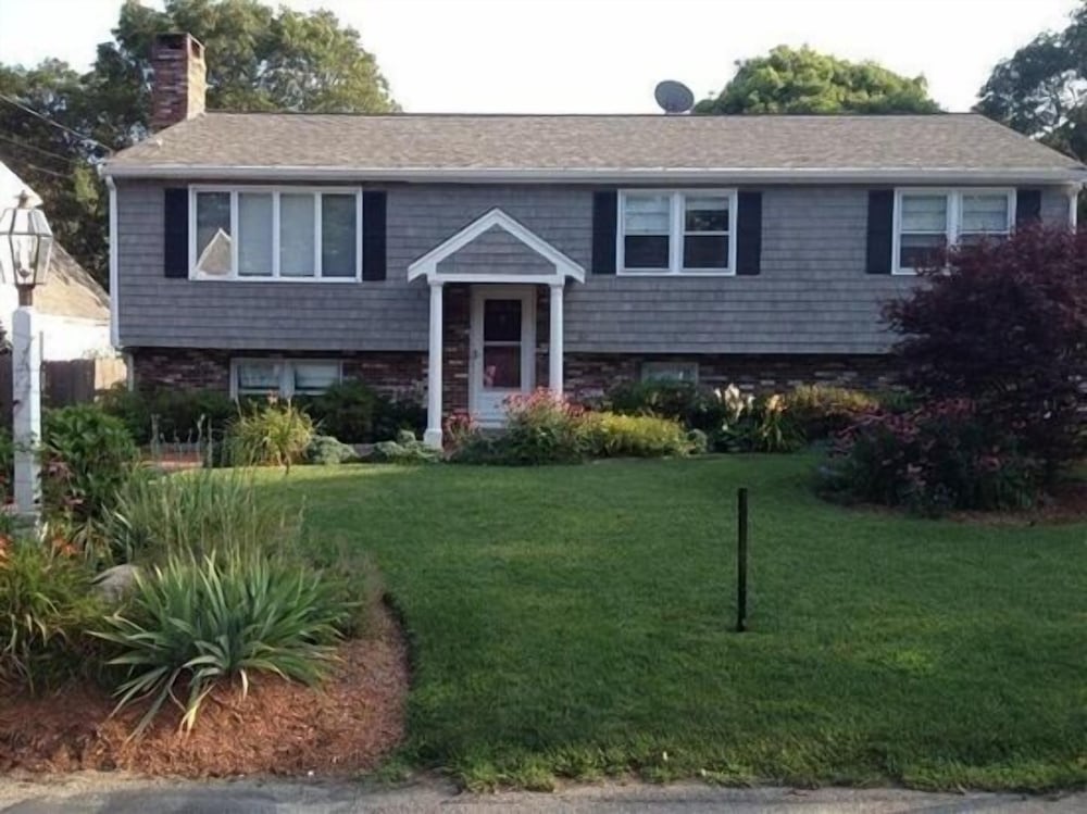 Charming East Falmouth Home: Walk to Private Beach
