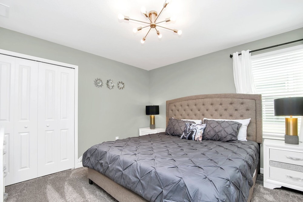 Serenity Lakeview Retreat Stunning Water Views, No Rear Neighbors, Private Pool, Game Room & Star Wars Cinema