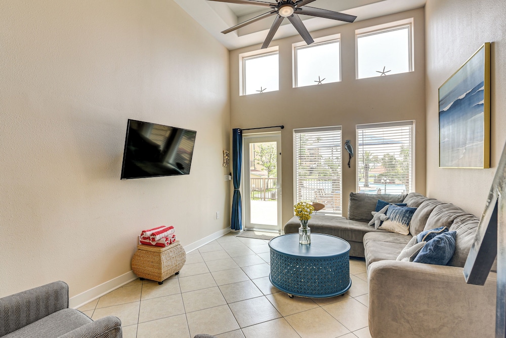 Walk to Beach: Pool-view Condo in Galveston!