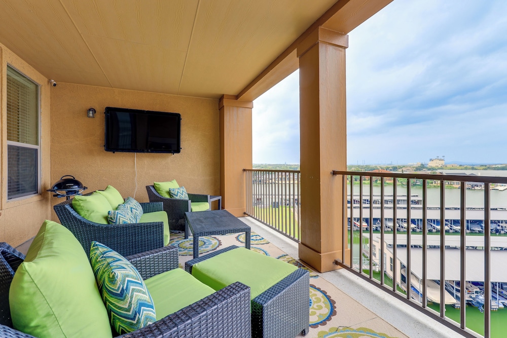 Lake LBJ Condo w/ Private Balcony, Lake Views - Property Image 11
