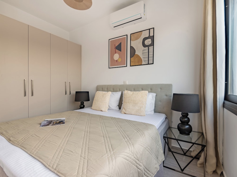 Sanders River Plaza Limassol Apartment