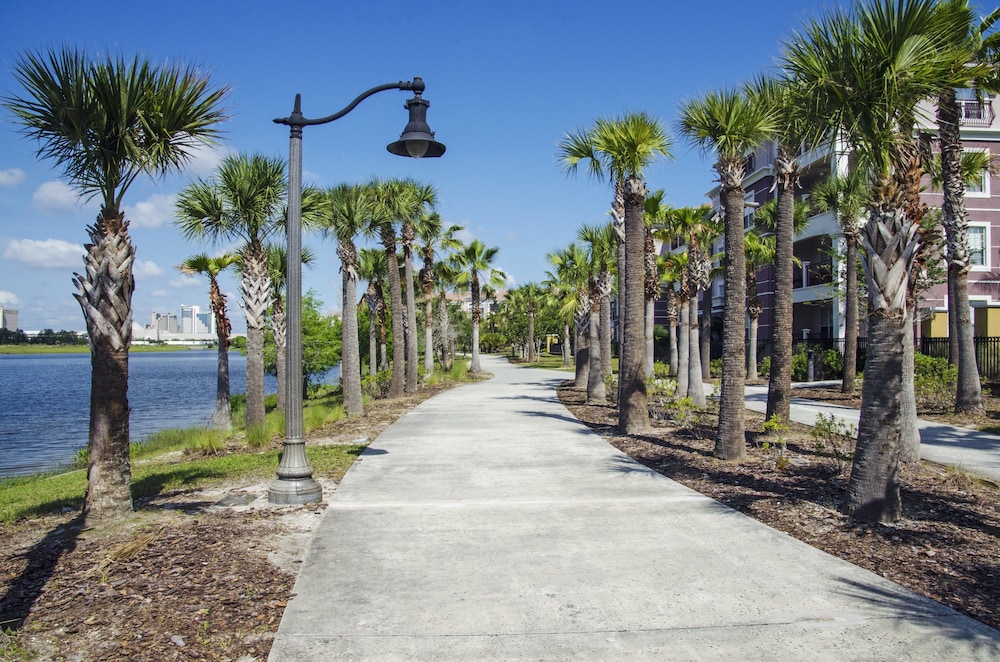 A Perfect Home for Your Family or Business! Just Steps From Convention Center 3br/3b #3vc024
