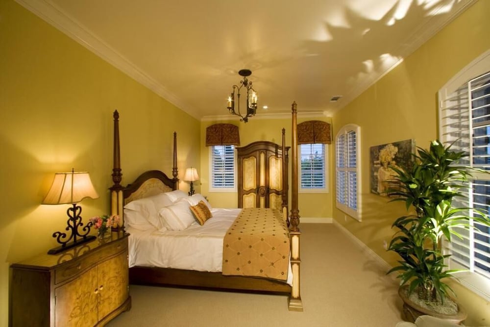 Villa Arden Hills