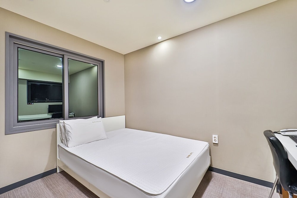 Top Motel