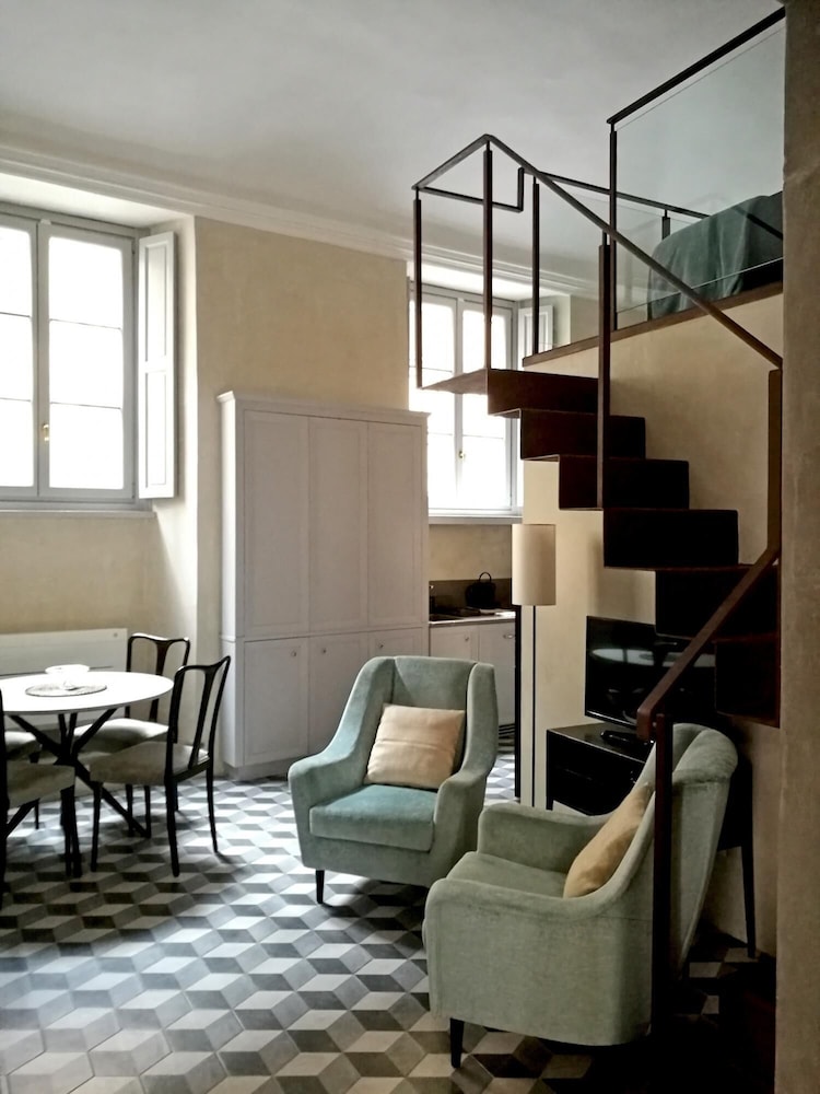 Mezzo 46 in Firenze With 2 Bedrooms and 2 Bathrooms