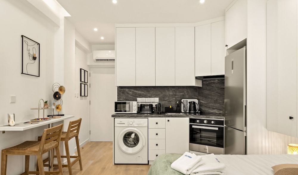 Lazuli Hermes Apartments