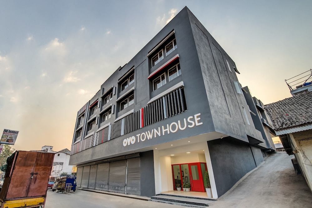 Blissful Stays at MG Road Pune