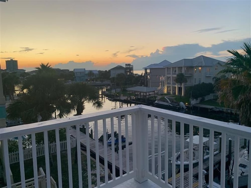 The Gulfview Grandeur