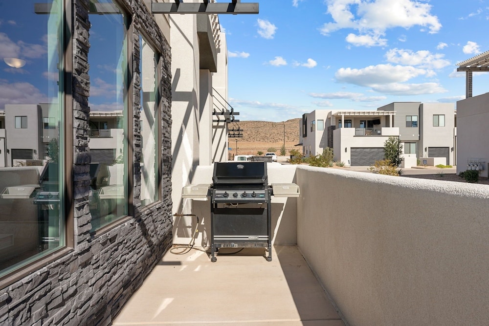 Coastline Cottage 5 Bedroom Townhouse