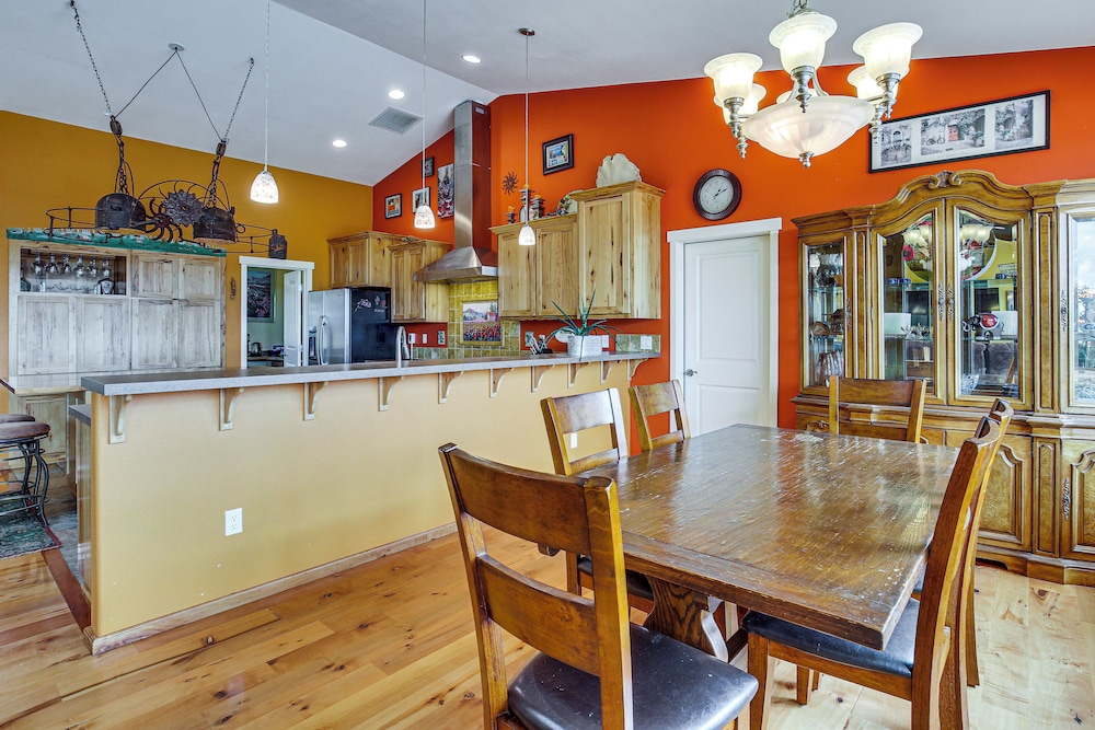Springfield /eugene Countryside Home w/ Mtn Views!