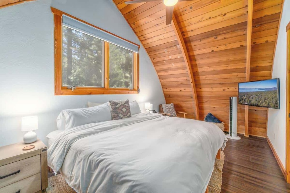 The Canoe Cabin