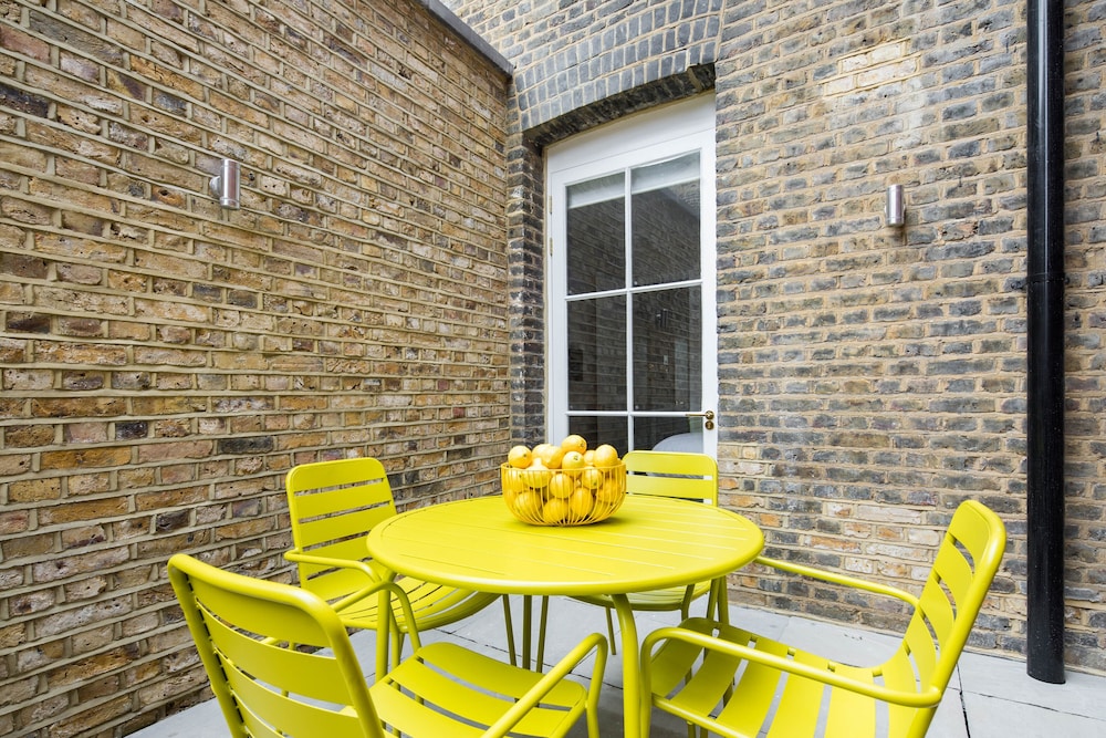 outdoor bbq area