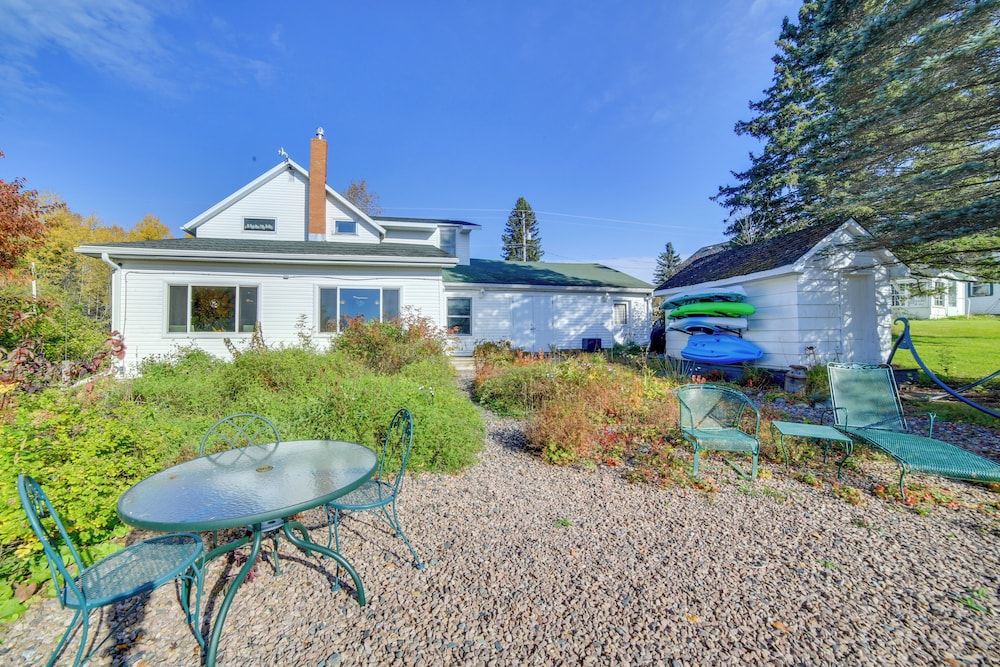 Copper Moose Cottage Historic Home w/ Game Room view 2