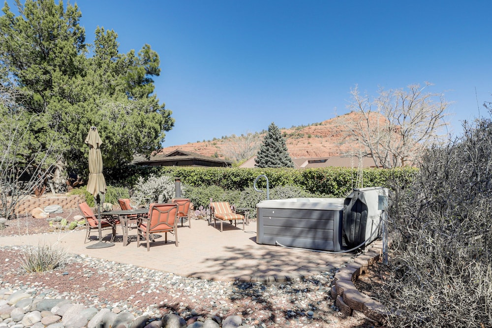 Stunning Sedona Views: Spa, Firepit & Stargazing