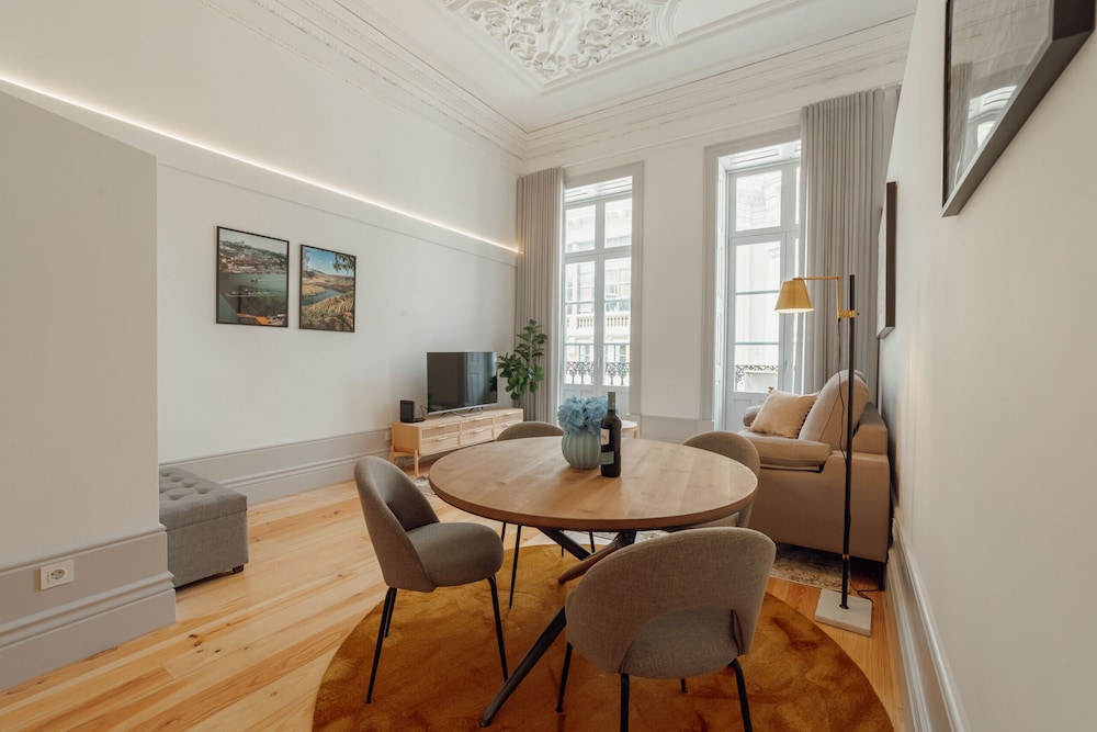 Heart OF Porto Apartment A by Vacationy