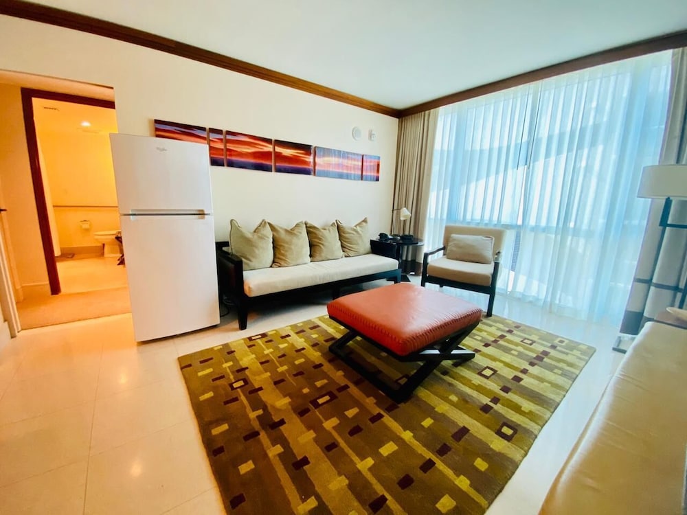 Carillon Miami Beach Private Suites