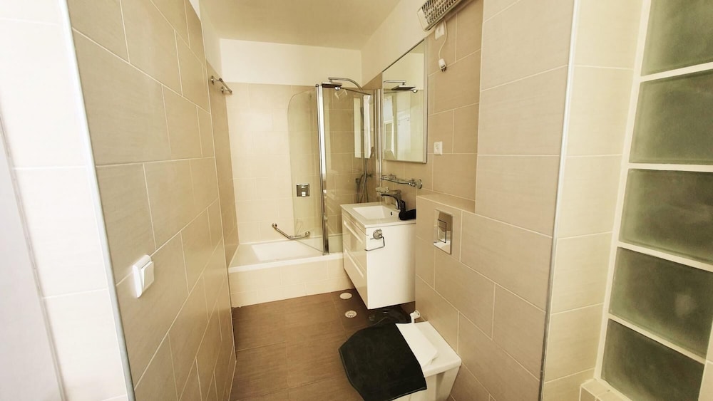 Masaryk Musk in Bat Yam view 5