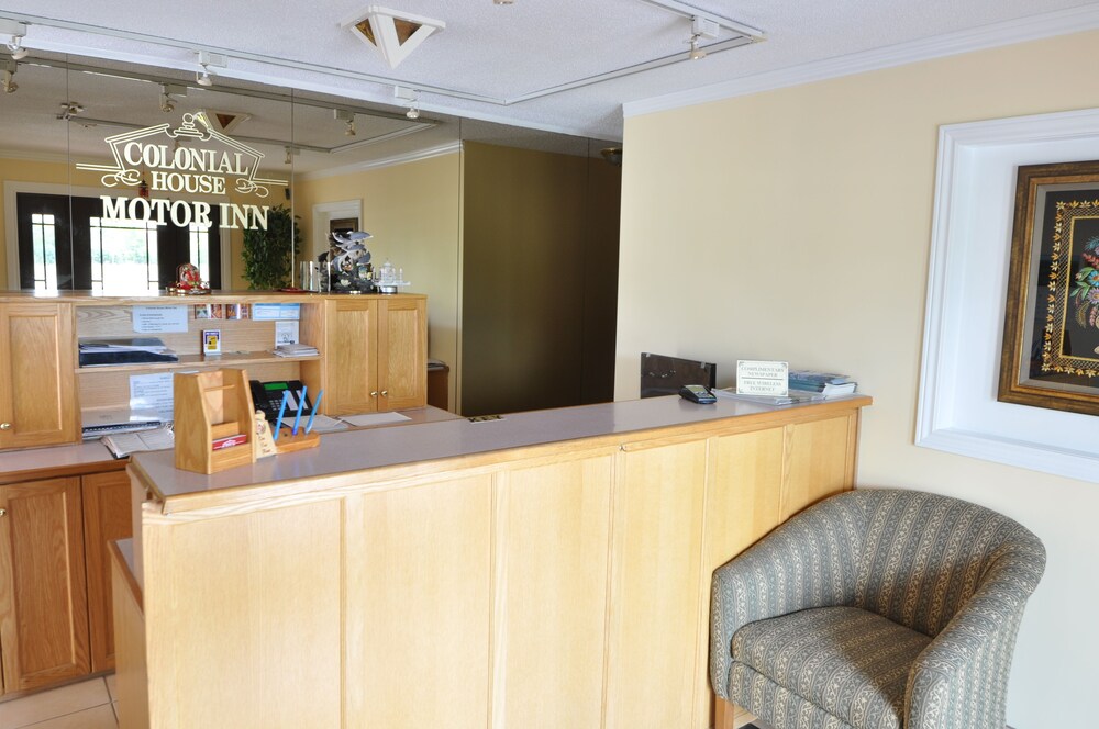 Colonial House Motor Inn view 5