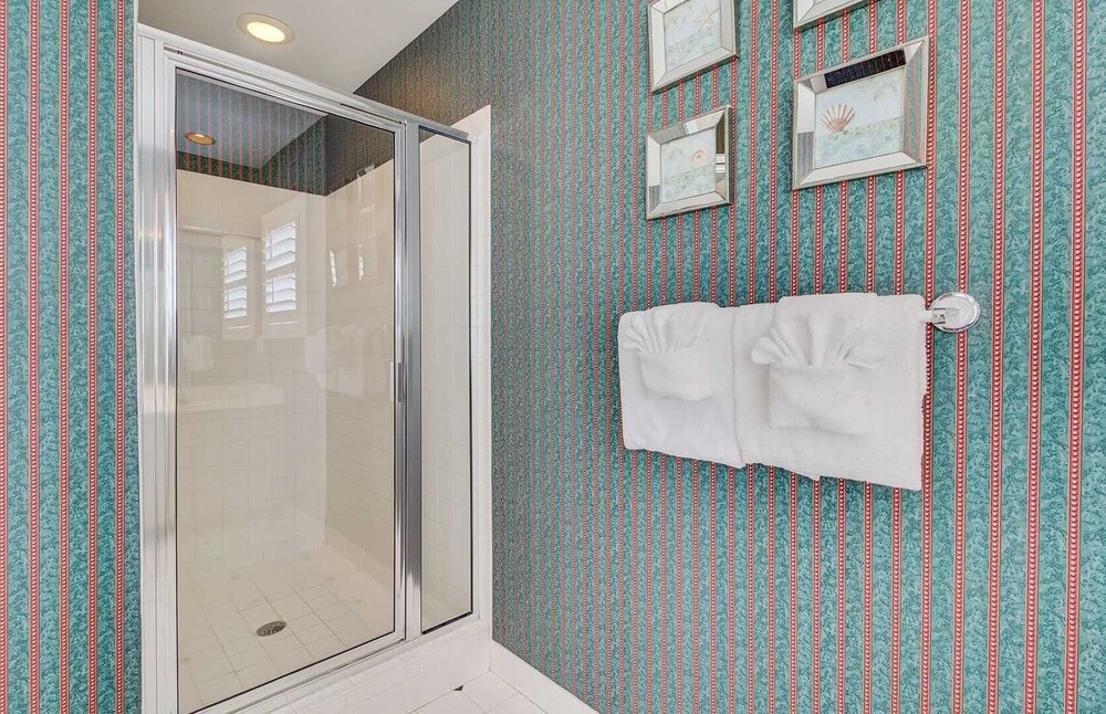 103 Grand Pavilion by Avantstay Steps to Beach!