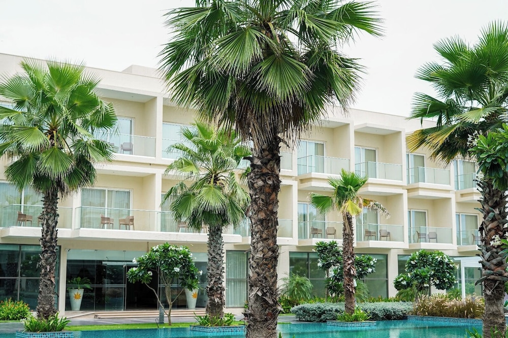 Golden Sands - By The Bay Resorts