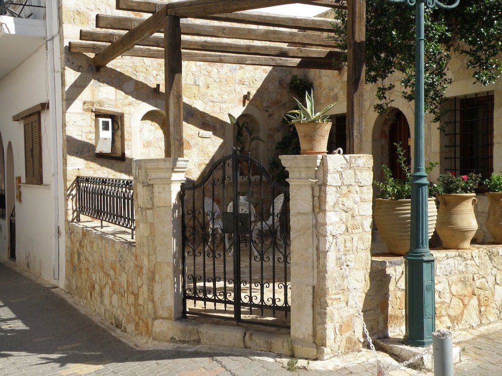Photo 12