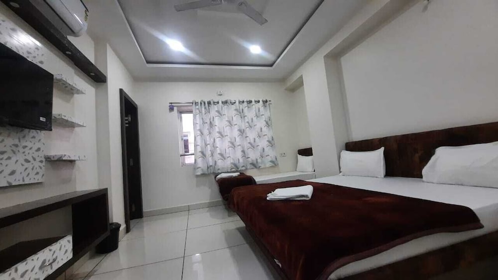 Hotel S M INN near Temple & Main Places