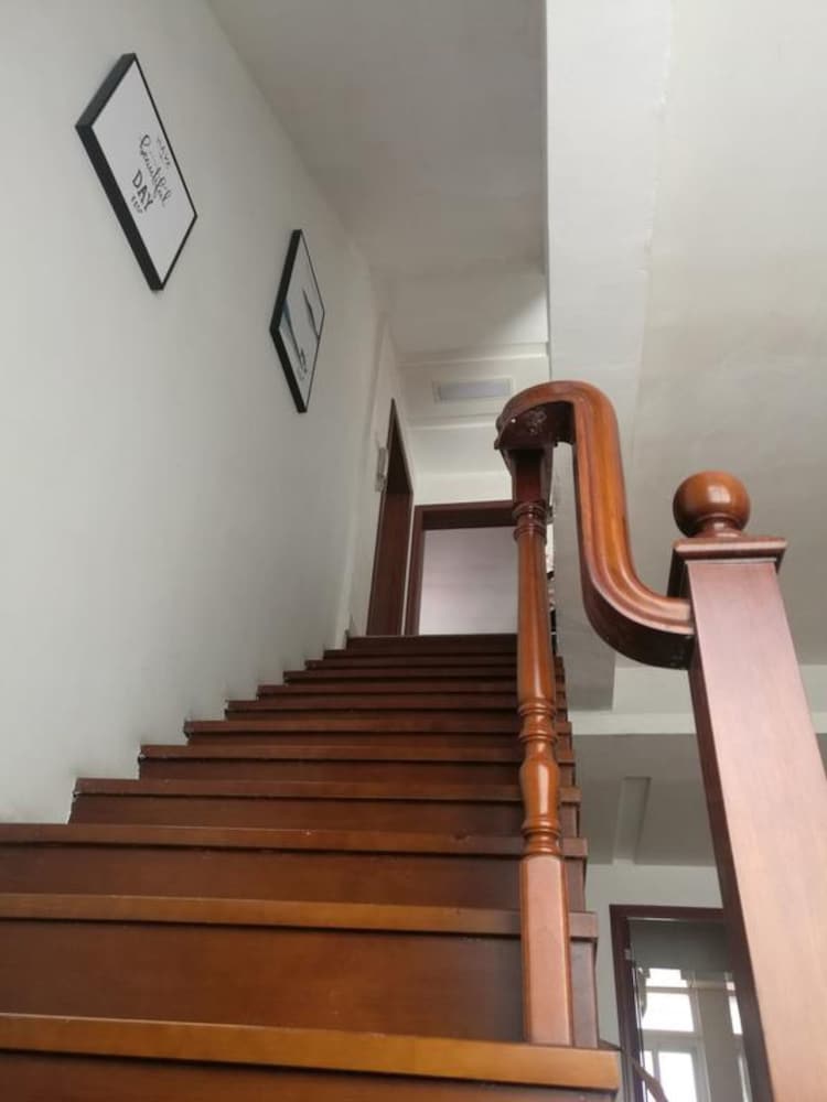 Laiyin Garden City Hostel
