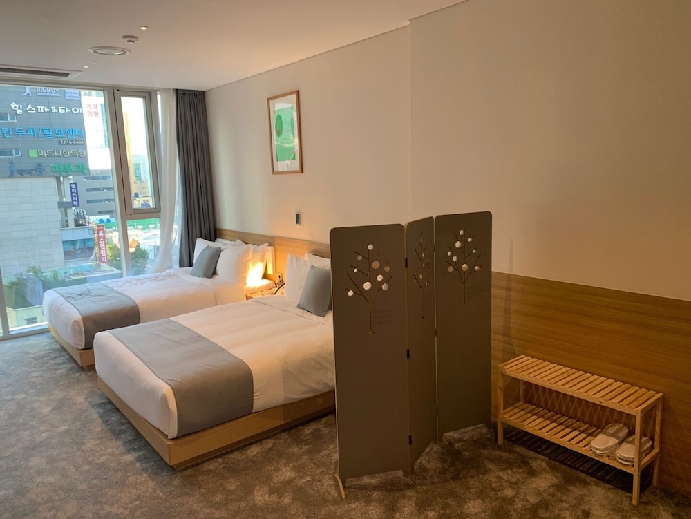 hotel room