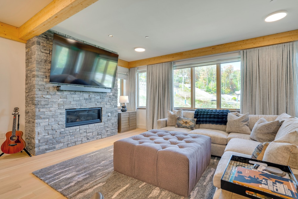 Ski-in/out Okemo Mountain Resort Condo w/ Balcony