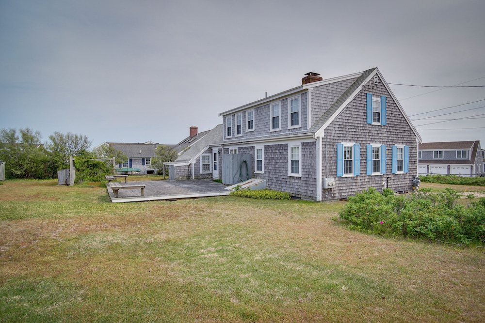Walk to Beach: Chatham Getaway w/ Sunroom!