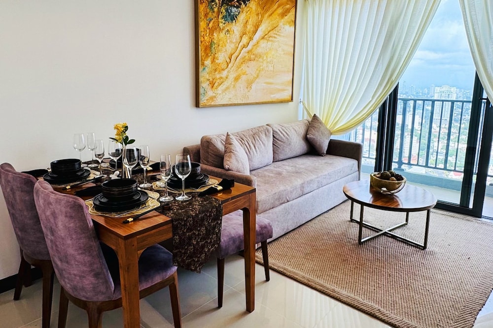YAKA Trizen Luxury Apartments