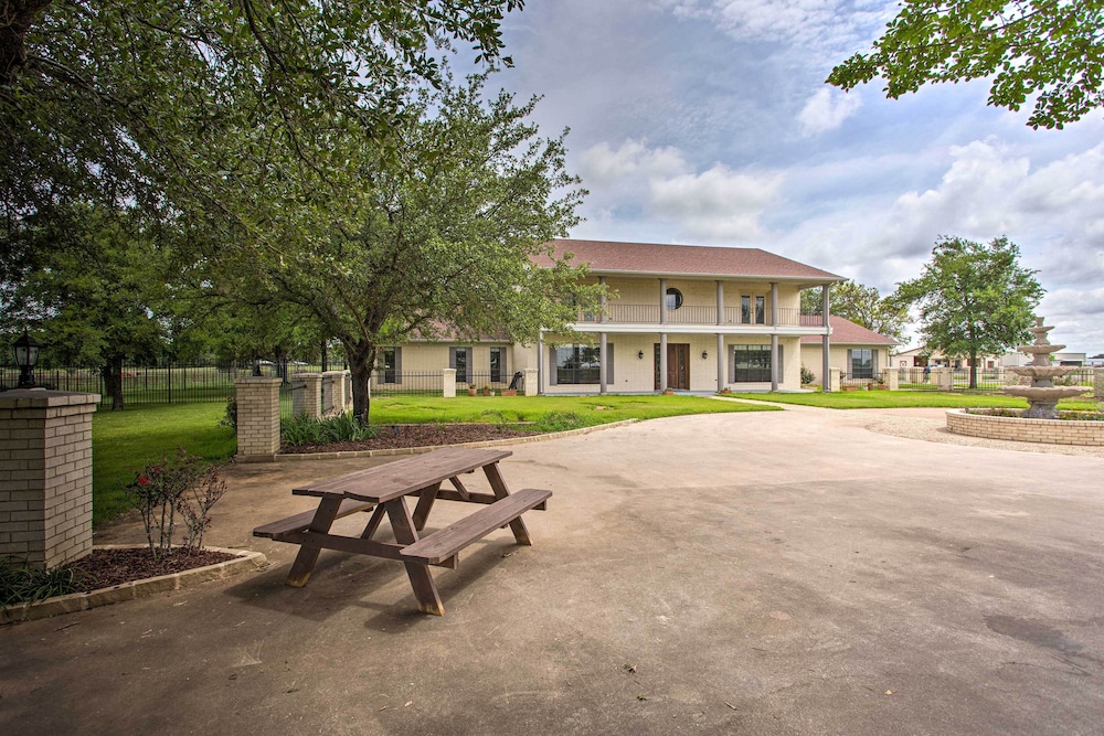Big Barrels Ranch' on 50 Acres: Countryside Views view 3