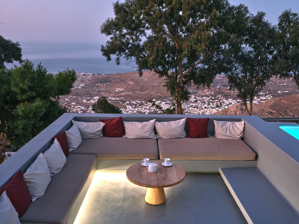 Santorini Heights