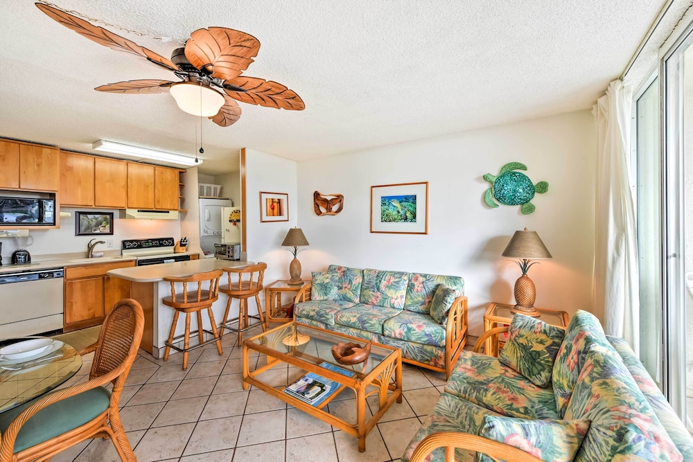 Condo w/ Private Lanai, Ocean View & On-site Pool!