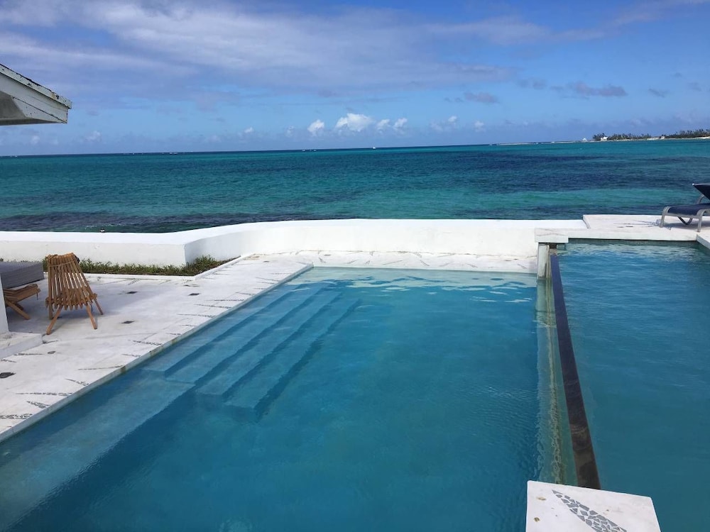 Art Retreat Bahamas - Hostel — photo 4