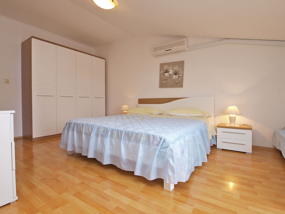 Apartments Lean 1048