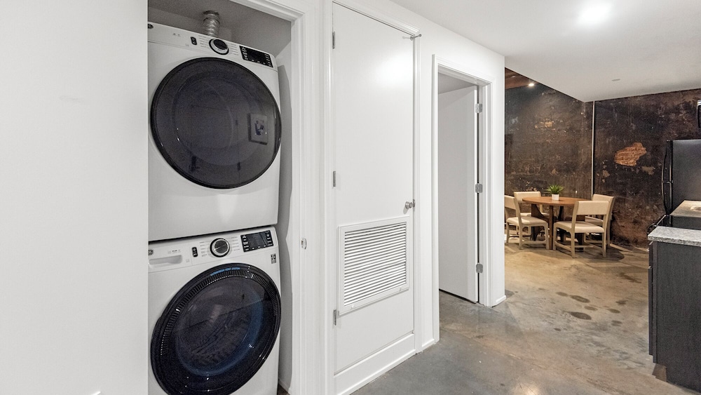  Landing Furnished Apartments Downtown Memphis