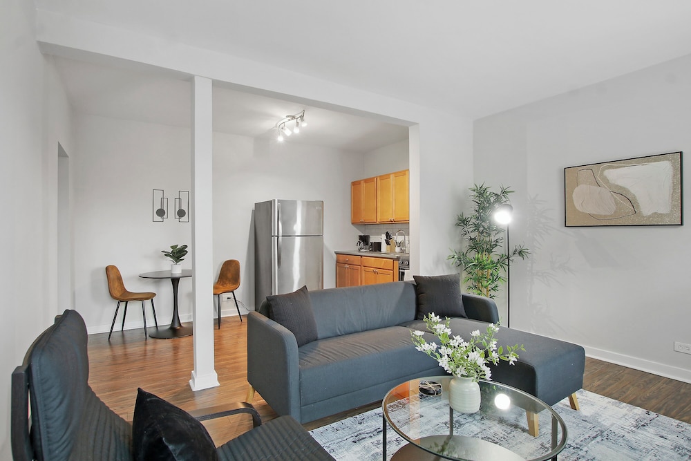 Chic 1BR - Harper rep