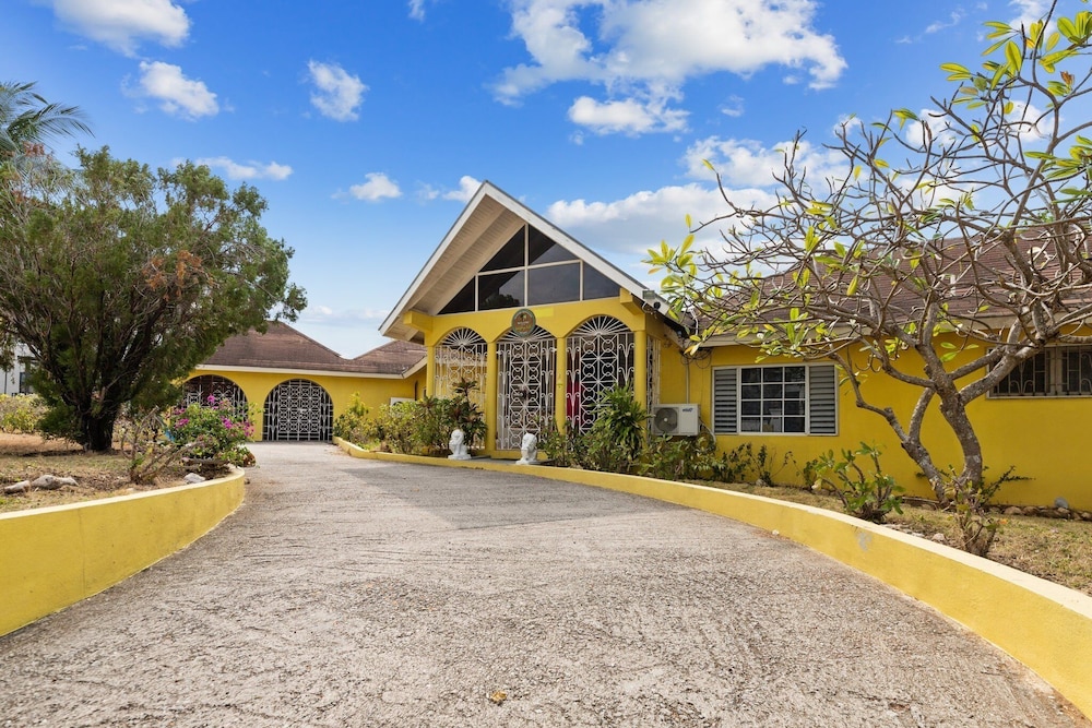 Ironshore Sugarmill Villa W Private Pool 6 Bedroom Villa