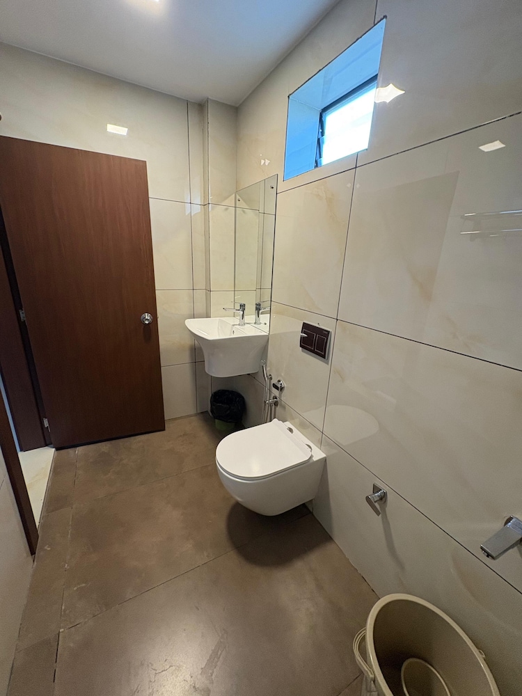 Kanak Residency Kuthuparamba