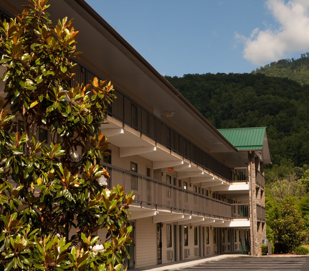 Cherokee Lodge