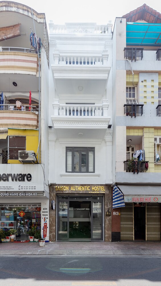 Saigon Authentic Hostel & Tours