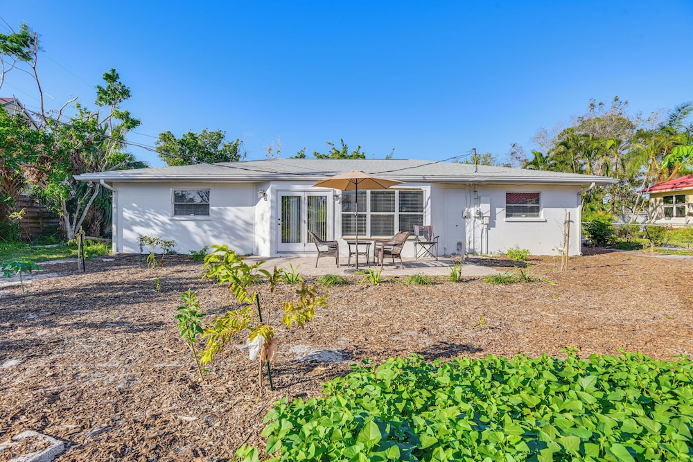 6 Mi to Anna Maria Island: Modern Bradenton Home